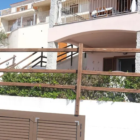 Apartment Il Delfino - House